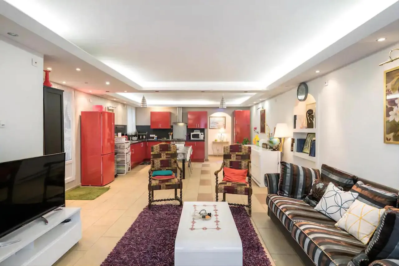 Appartement Independant En Maison A 15 Min De Lyon Saint-Symphorien-d'Ozon Apartment