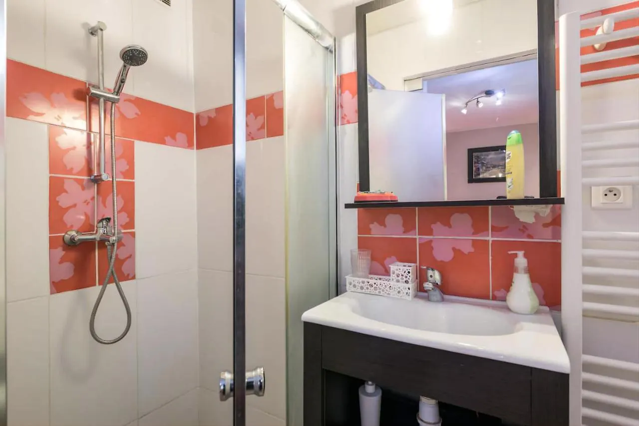 Appartement Independant En Maison A 15 Min De Lyon Saint-Symphorien-dʼOzon 0*,